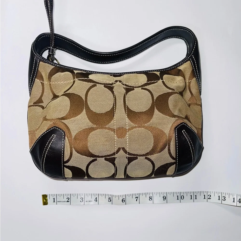 COACH VINTAGE MODEL HANDBAG